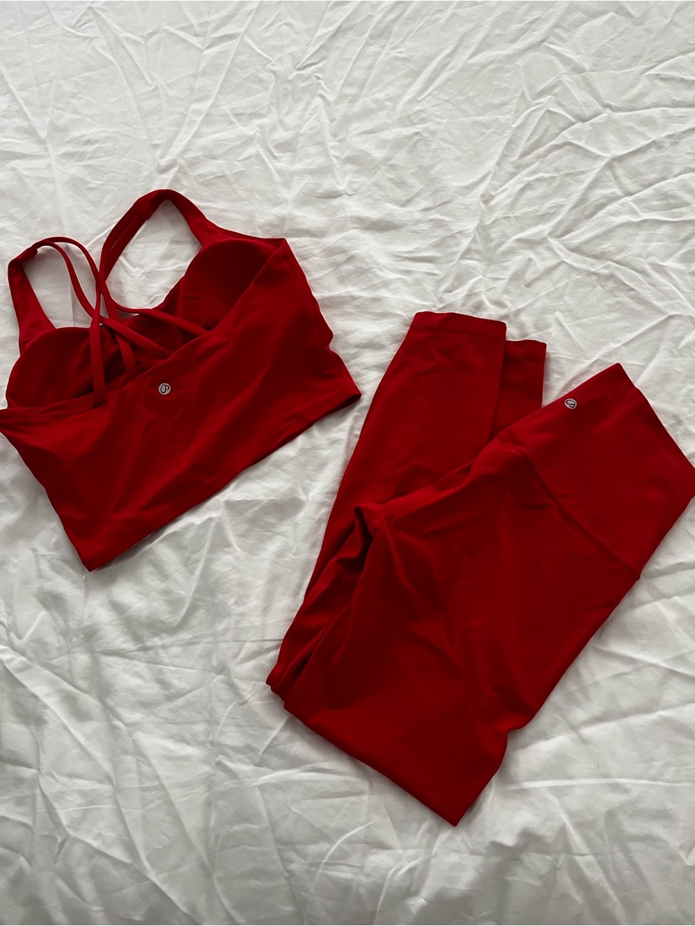 Red Women's Seamless Sports Bra & Leggings Set - Picture 2 of 2